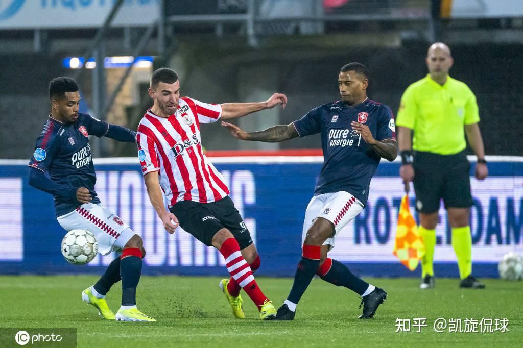 了球队在攻 了球队在攻